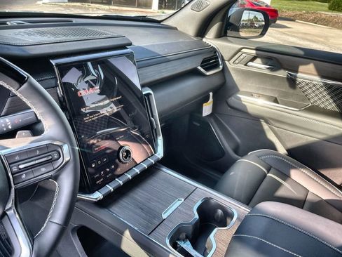 New 2026 GMC Acadia Denali w/ Super Cruise Package image 12