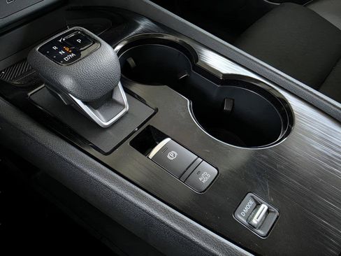 Used 2024 Nissan Rogue SV w/ SV Premium Package FWD image 19
