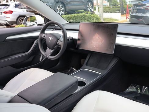 Used 2023 Tesla Model 3 Standard Range RWD image 28