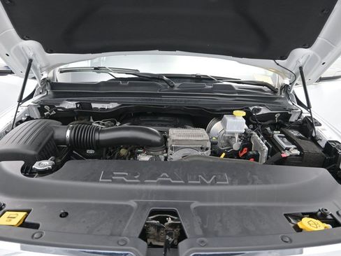 Used 2022 RAM 1500 Laramie AWD/4WD image 9
