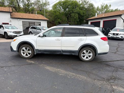 Used 2014 Subaru Outback 2.5i Premium AWD/4WD image 11