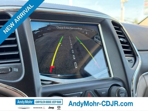 Used 2017 Jeep Grand Cherokee Overland AWD/4WD image 29