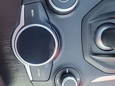 Used 2019 Alfa Romeo Stelvio AWD image 24