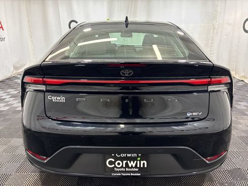 Used 2025 Toyota Prius LE AWD/4WD image 7