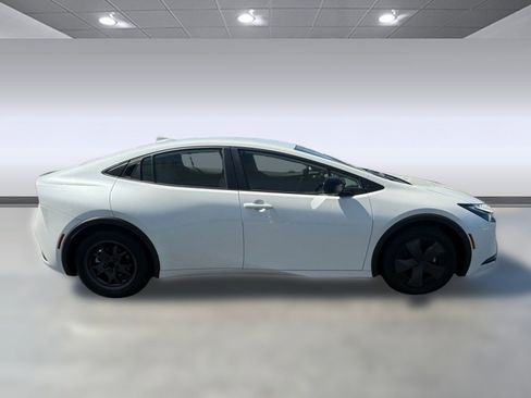 Used 2024 Toyota Prius LE image 8