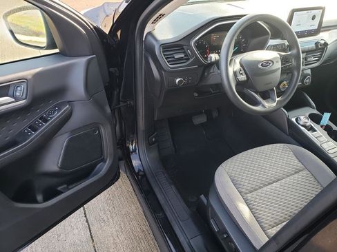 Used 2020 Ford Escape SE image 16