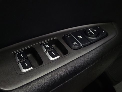 Used 2018 Kia Optima S FWD image 27