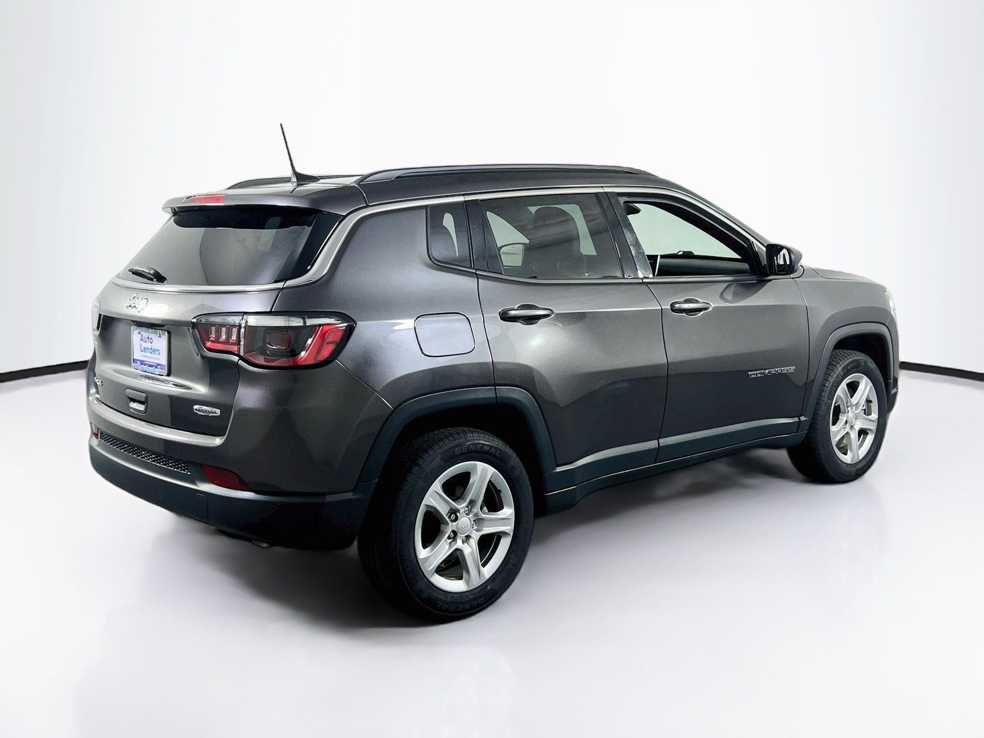 Used 2023 Jeep Compass Latitude AWD/4WD image 5