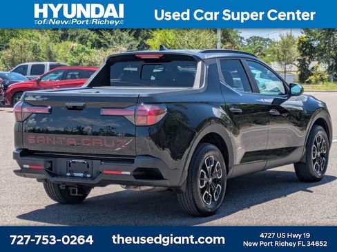 Used 2023 Hyundai Santa Cruz SEL w/ Activity Package FWD image 5