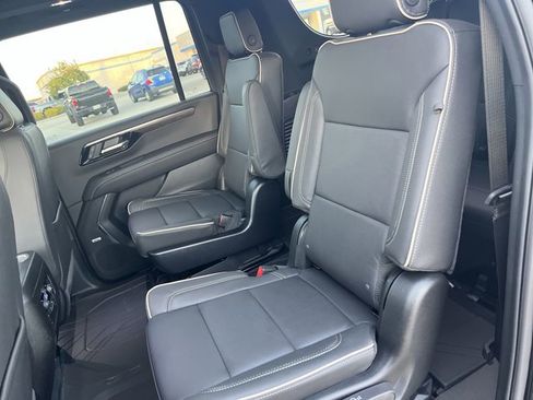 New 2026 Chevrolet Suburban Premier image 26