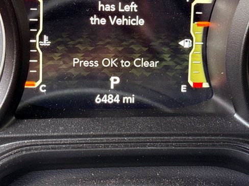 Used 2025 Jeep Wrangler Unlimited Sahara image 16