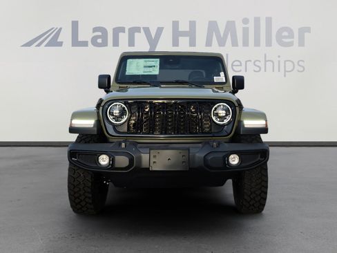 New 2025 Jeep Gladiator Willys image 9