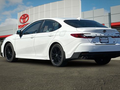 Certified 2026 Toyota Camry SE w/ Convenience Package FWD image 5