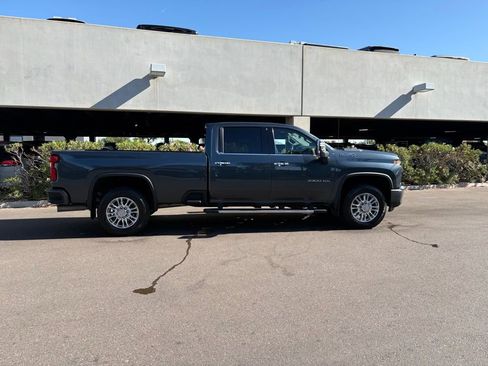 Used 2020 Chevrolet Silverado 3500 High Country image 3