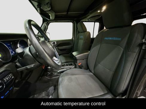 Used 2022 Jeep Wrangler Unlimited Rubicon 4xe w/ Cold Weather Group AWD/4WD image 9