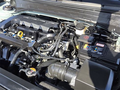 Certified 2025 Hyundai Venue SEL image 19