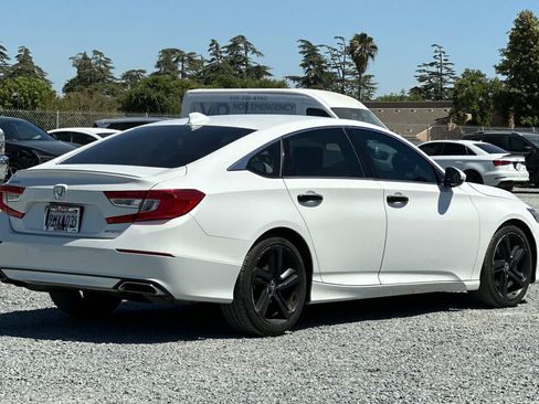 Used 2018 Honda Accord Sport image 3