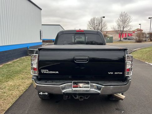 Used 2011 Toyota Tacoma 4x4 Double Cab w/ SR5 Pkg #2 image 6