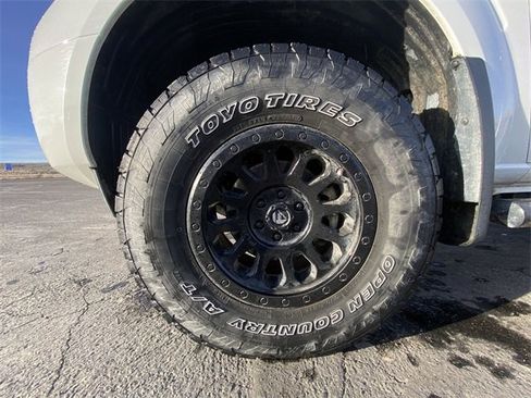 Used 2017 Nissan Frontier PRO-4X image 10