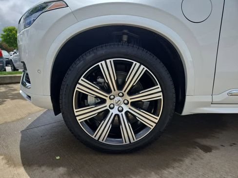 Used 2025 Volvo XC90 T8 Ultra w/ Protection Package Premier image 4