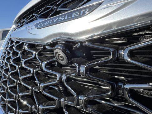 New 2026 Chrysler Pacifica Select image 10