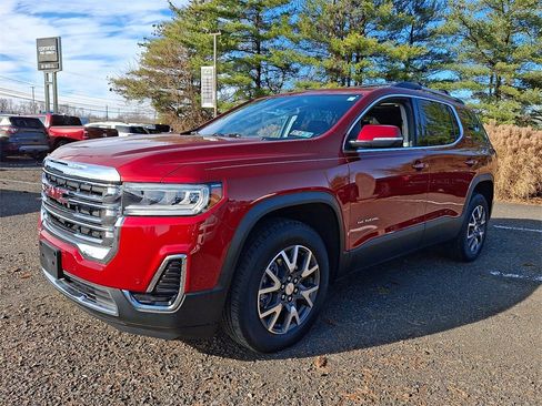 Certified 2023 GMC Acadia SLE w/ Driver Convenience Package image 3