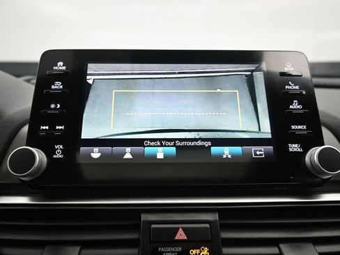 Used 2018 Honda Accord Touring image 18
