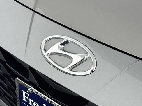Used 2023 Hyundai Elantra SEL FWD image 35