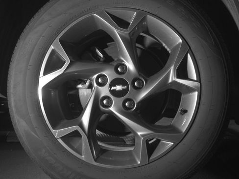 Used 2025 Chevrolet Trax LT FWD image 15