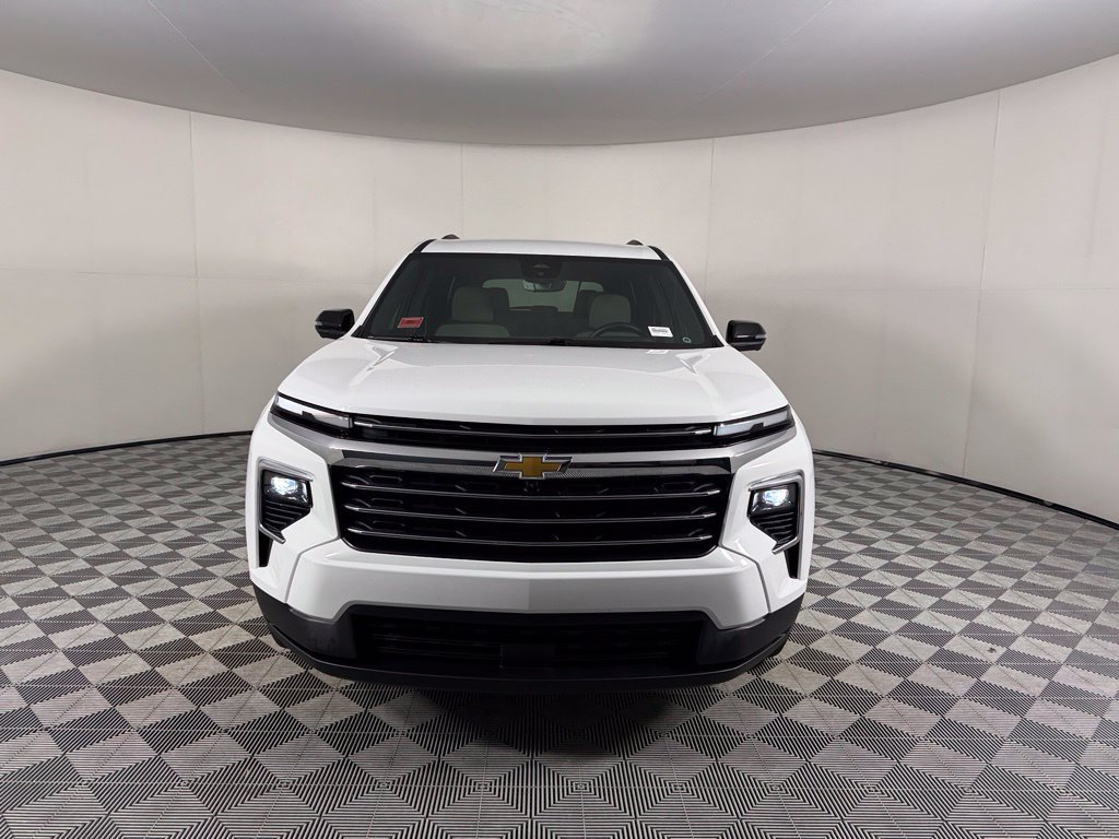 Used 2026 Chevrolet Traverse LT w/ Driver Confidence Package FWD image 3