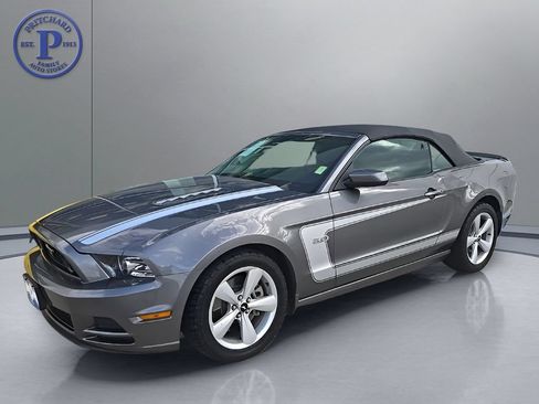 Used 2013 Ford Mustang GT RWD image 3
