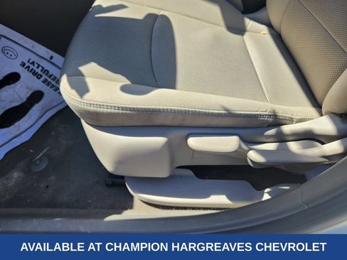 Used 2017 Chevrolet Cruze LT FWD image 14