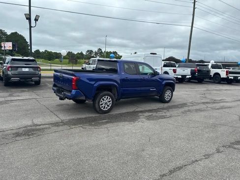 Used 2025 Toyota Tacoma SR5 RWD image 29