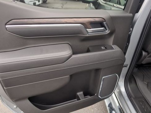 New 2026 GMC Sierra 1500 SLT image 12