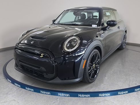 Used 2024 MINI Cooper SE image 1
