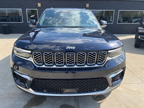 Used 2024 Jeep Grand Cherokee Summit image 2