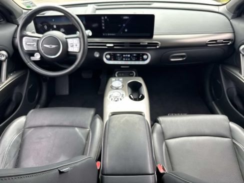 Used 2023 Genesis GV60 Advanced AWD/4WD image 17