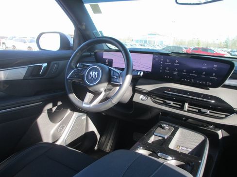 Certified 2025 Buick Enclave Preferred image 23