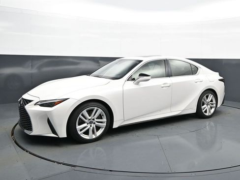 Used 2023 Lexus IS 300 w/ Comfort Package RWD image 4