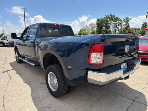 Used 2024 RAM 3500 Tradesman w/ Chrome Appearance Group AWD/4WD image 4