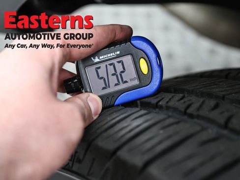 Used 2025 Jeep Wrangler Unlimited Sahara AWD/4WD image 26