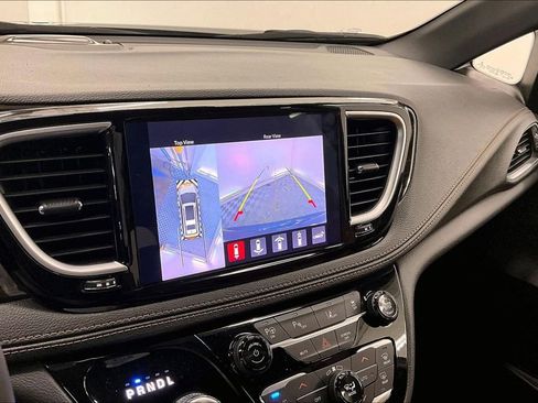 Used 2022 Chrysler Pacifica Pinnacle FWD image 20