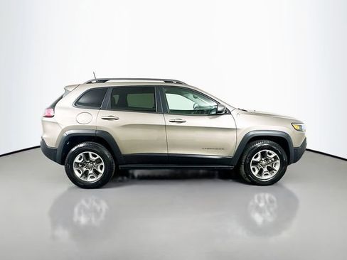Used 2019 Jeep Cherokee Trailhawk image 4