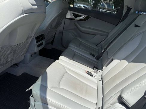 Used 2019 Audi Q7 2.0T Premium w/ Convenience Package AWD/4WD image 11