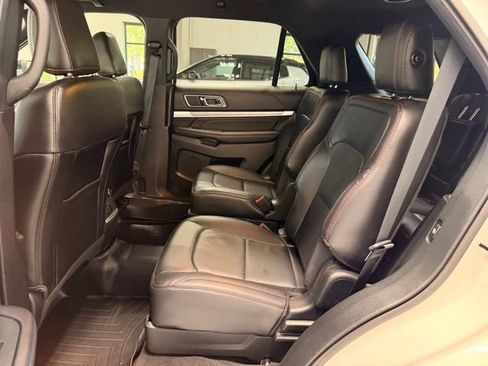 Used 2019 Ford Explorer Sport AWD/4WD image 18