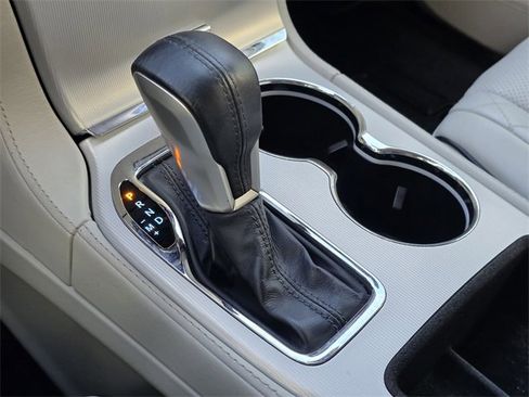 Used 2018 Jeep Grand Cherokee Summit image 17