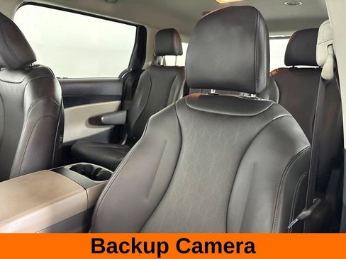 Used 2026 Kia Carnival FWD image 11
