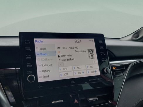 Used 2022 Toyota Camry XSE image 31