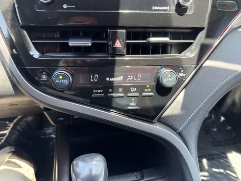 Used 2024 Toyota Camry SE w/ Convenience Package FWD image 28
