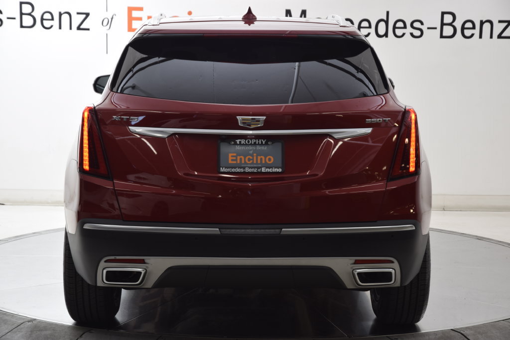 Used 2023 Cadillac XT5 Premium Luxury w/ LPO, Floor Liner Package FWD image 5